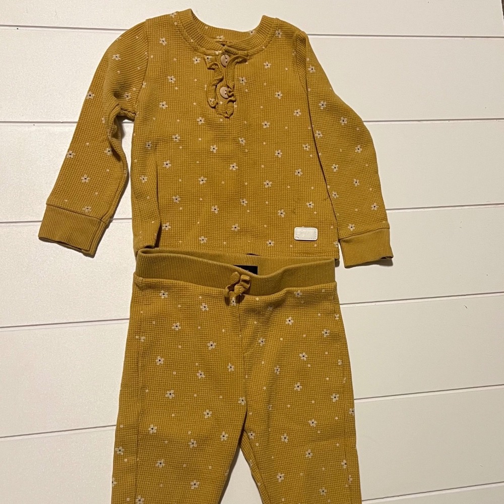 7 For All Mankind Mustard Yellow Floral Waffle Knit Henley Top and Leggings Set